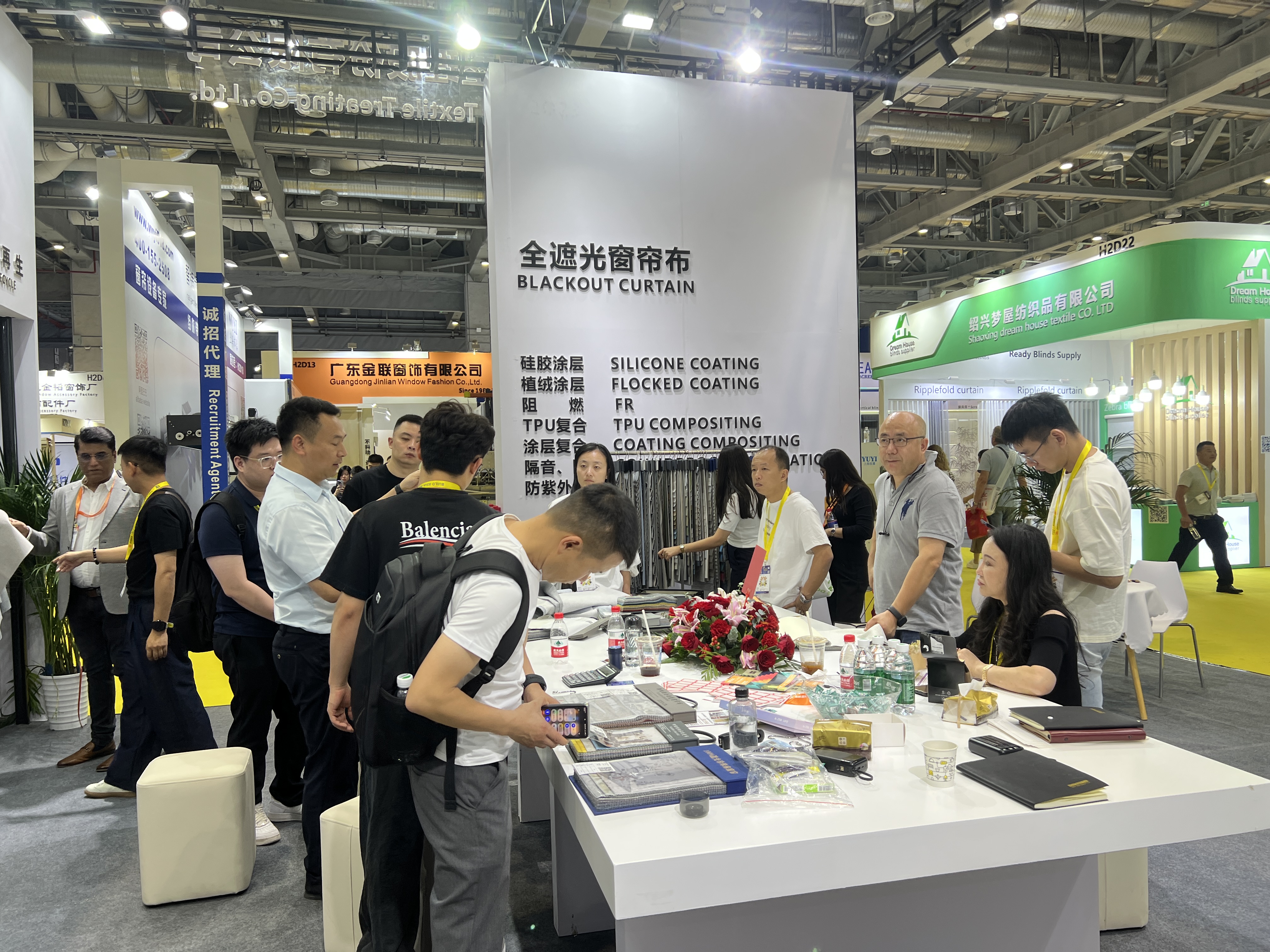 Tekstil Changsheng berjaya menyimpulkan R+T Asia 2025, memperkuat kepakarannya dalam pembuatan kain tirai pemadaman